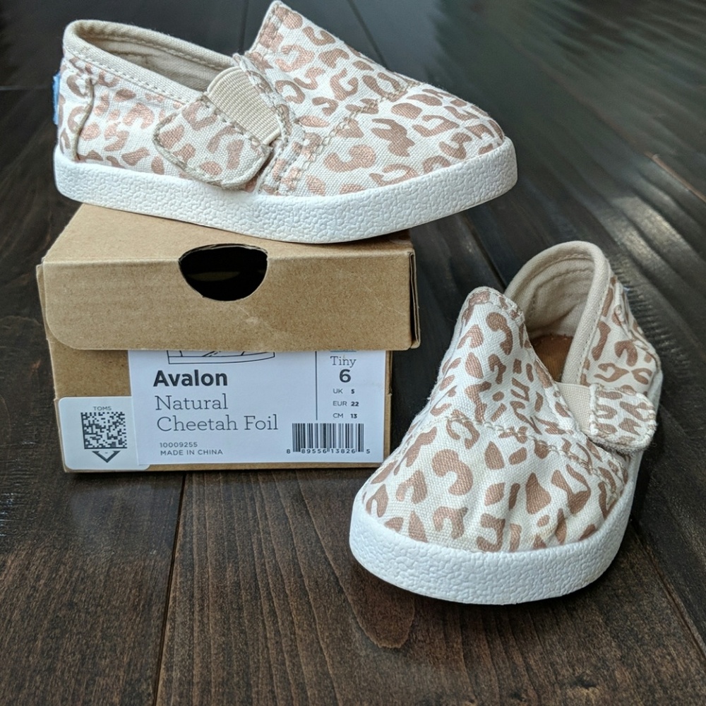 Toms Cheetah Print Toddler shoes size 6T